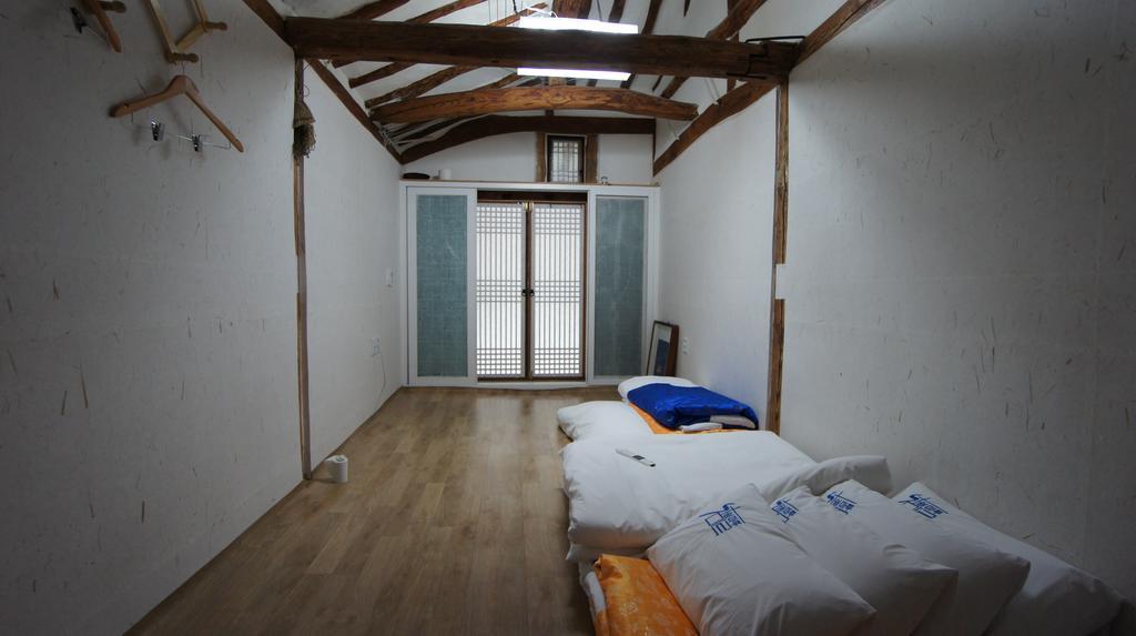 1928 Suimmaru Hanok Guesthouse Jeonju Chambre photo